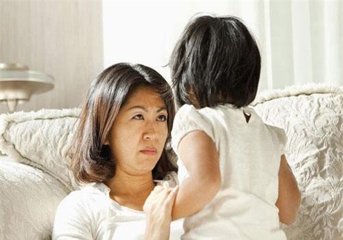 Chuyên gia chỉ 8 cách giúp cha mẹ ngừng thói quen lớn tiếng với trẻ