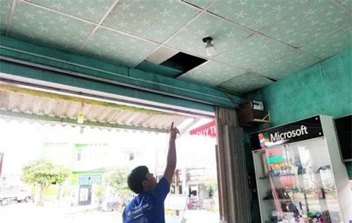 Quảng Nam: "Siêu đạo chích" dỡ mái tôn, cuỗm 80 điện thoại trong... 17 phút