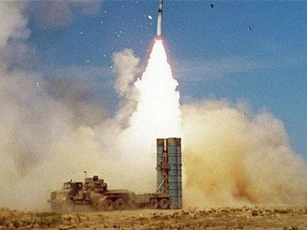 Toàn bộ "Rồng lửa" S-300 Syria bất ngờ giương bắn, thế giới "nín thở"
