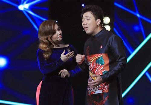 Trấn Thành giả làm ca sĩ Trường Vũ quá lố trên sân khấu