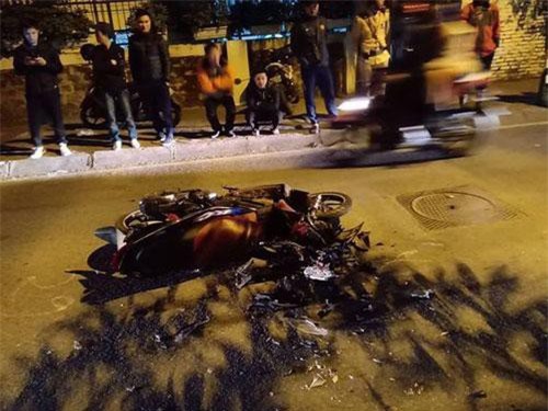 Hà Nội: Truy tìm tài xế xe Mazda CX-5 đâm trọng thương cô gái rồi bỏ chạy