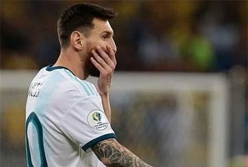 Messi chỉ trích trọng tài và công tác điều hành của chủ nhà Brazil
