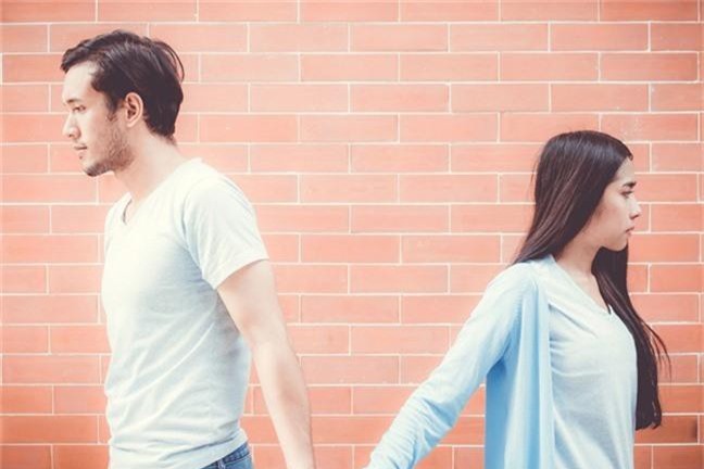 Nhìn chiếc giường kỳ quái bố chồng tương lai chuẩn bị cho, tôi không bất ngờ mà chỉ thấy kinh hãi