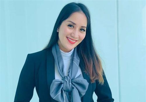 Khánh Thi bị lừa tiền, thất lạc 4 vali hành lý