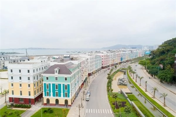 Các khu đô thị gần đây tại Việt Nam đã chú trọng cân bằng giữa không gian công cộng và thương mại.