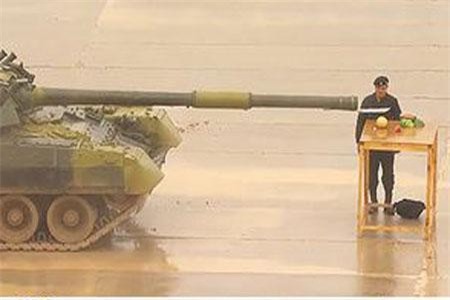 Ấn tượng kỹ thuật bổ táo, vẽ tranh chuẩn xác của xe tăng Nga
