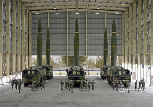 Căng thẳng cảnh Trung Quốc phóng tên lửa đạn đạo như “mưa”