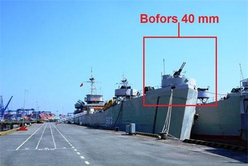 Sức mạnh khẩu pháo Mỹ trên tàu đổ bộ lớn nhất Việt Nam