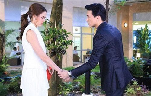 Chỉ trong một đêm, cả tỷ tiền mặt với mười mấy cây vàng không cánh mà bay, bài học đắt giá cho những ông chồng quen thói phản bội vợ