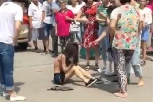 Biến tướng dịch vụ… đánh ghen thuê