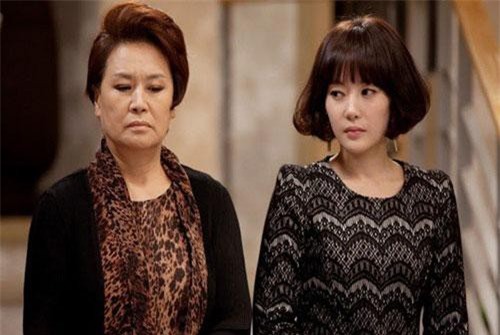 Con dâu từ nhà ngoại về, mẹ chồng dè bỉu nhà thông gia nghèo không chăm tốt, con dâu chỉ ứng phó bằng 1 câu đã khiến bà tái mặt