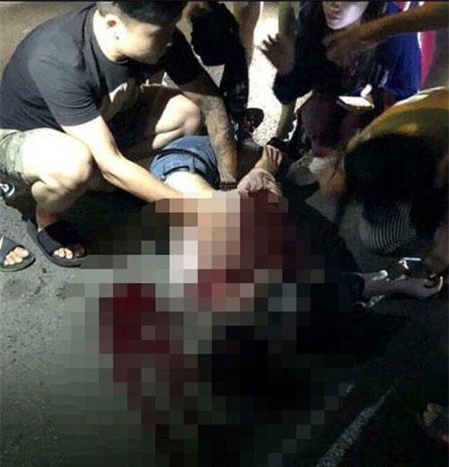 Hà Nội: Đâm gục người yêu cũ rồi đăng ảnh con dao dính máu lên facebook