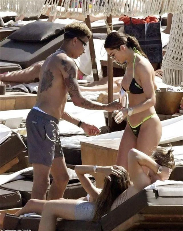 Mê mẩn vóc dáng bốc lửa của bạn gái tiền vệ Dele Alli - 5 Mê mẩn vóc dáng bốc lửa của bạn gái tiền vệ Dele Alli - 5