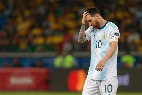 Messi có lý do để phàn nàn về trọng tài