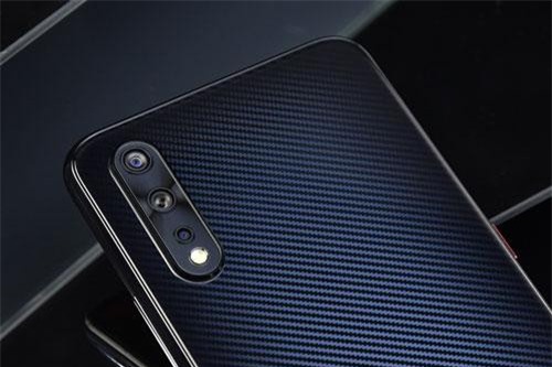 Smartphone Vivo chip S845, RAM 8 GB, 3 camera sau, pin 4.500 mAh, giá gần 8 triệu