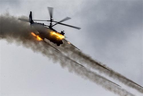 CLIP: Cận cảnh ‘cá sấu’ Ka-52 tiêu diệt cứ điểm khủng bố ở Syria