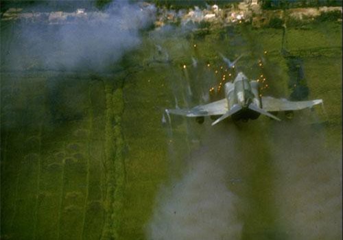 Đếm lượng máy bay Mỹ “rụng như sung” trên bầu trời Việt Nam