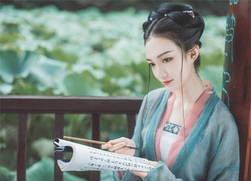 Bí quyết của vị hoàng hậu không được vua sủng ái vẫn ngồi vững ngai vị 20 năm