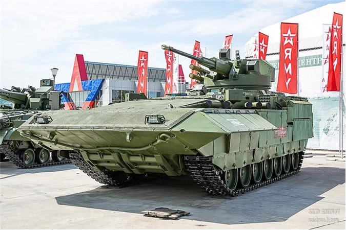 Trong khuôn khổ Diễn đàn Quân sự - Kỹ thuật Quốc tế lần thứ 5 (Army 2019) chính thức khai màn ngày 25/6 tại Kubinka, Tổng Công ty Nghiên cứu - Sản xuất Uralvagonzavod chính thức giới thiệu nguyên mẫu xe chiến đấu bộ binh hạng nặng T-15 Armata trang bị module chiến đấu DUBM-57 Kinzhal trang bị pháo tự động 57mm. Nguồn ảnh: SAID AMINOV