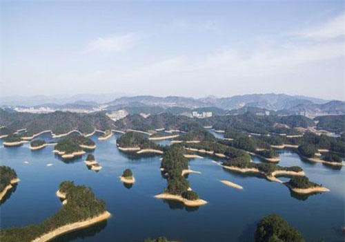 Thành phố cổ đại dưới đáy hồ suốt nghìn năm còn vẹn nguyên