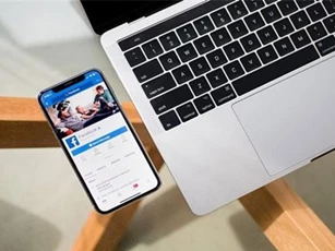 Danh sách “đen” trong facebook của chồng tiết lộ bí mật trên chiếc giường cưới