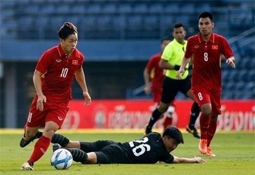 Công Phượng thay thế tiền đạo người Nhật Bản tại Sint Truidense