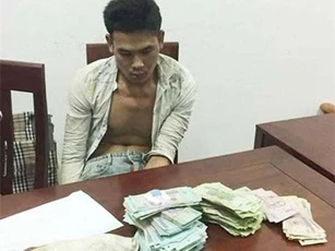 Nghệ An: Bắt nghi can liều lĩnh dùng máy cắt két sắt trộm gần nửa tỷ đồng