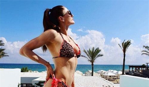 Nữ võ sĩ đánh 'không trật phát nào' có vẻ đẹp quyến rũ khó cưỡng