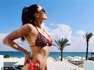 Nữ võ sĩ đánh 'không trật phát nào' có vẻ đẹp quyến rũ khó cưỡng