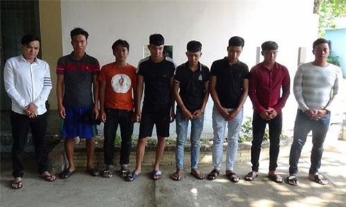 Bến Tre: Cả chục trai làng vào quán karaoke sử dụng ma túy