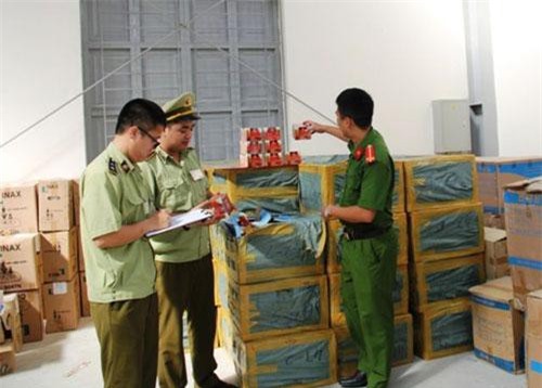 Bắt lô hàng shisha “khủng” từ TP Hồ Chí Minh ra Hà Nội