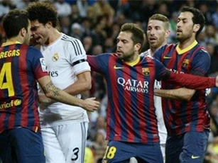 CLIP: Những vụ ẩu đả kinh hoàng nhất trong lịch sử bóng đá