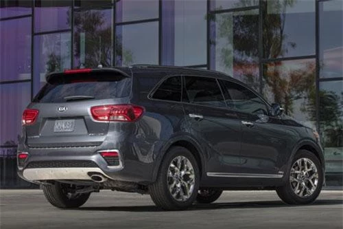 9. Kia Sorento (doanh số: 4.281 chiếc).