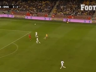 CLIP: 10 pha dứt điểm "điên rồ" khiến các thủ môn không thể cản phá