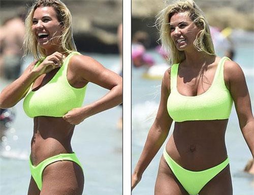 Christine McGuinness cuốn hút với bikini sành điệu