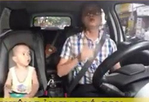 Clip: Màn song ca cực đáng yêu chế theo ca khúc “Độ ta không độ nàng” của hai cha con