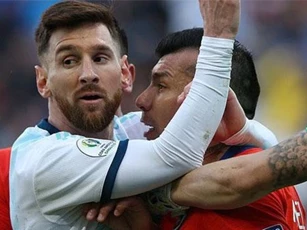 Messi từ chối nhận giải và tuyên bố sốc về Copa America 2019