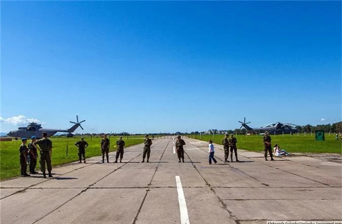 Hé lộ sức mạnh ghê gớm Không quân Nga ở Viễn Đông - Hình 7 He lo suc manh ghe gom Khong quan Nga o Vien Dong-Hinh-7