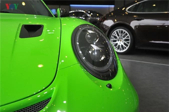 kham pha porsche 911 gt3 rs mau xanh lizard green 