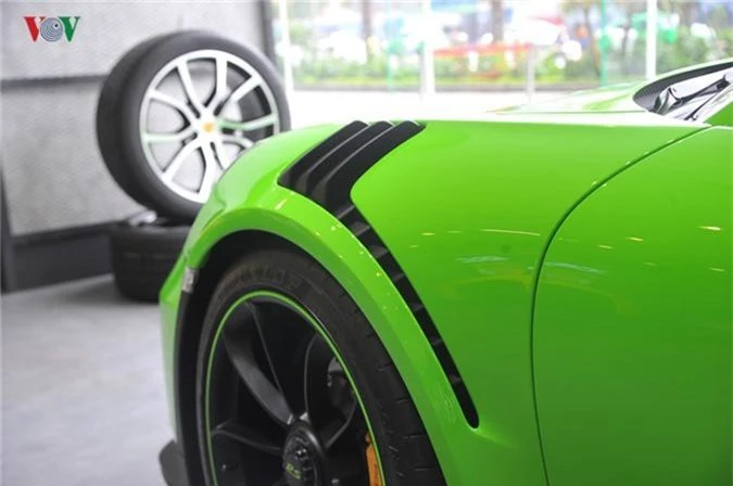 kham pha porsche 911 gt3 rs mau xanh lizard green 