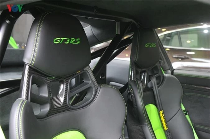 kham pha porsche 911 gt3 rs mau xanh lizard green 