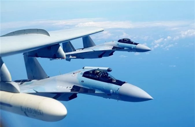 Không tưởng lý do tiêm kích Su-35 “thèm khát” đối thủ để tiêu diệt - Hình 3 Khong tuong ly do tiem kich Su-35 “them khat” doi thu de tieu diet-Hinh-3