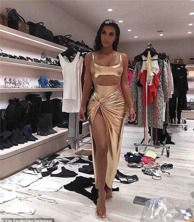 Kim Kardashian thắng kiện 2,7 triệu USD vì bị hãng thời trang “nhái” phong cách - 4