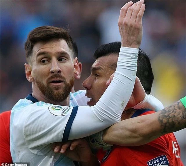 Messi nhận thẻ đỏ, Argentina nhọc nhằn giành hạng ba Copa America - 7