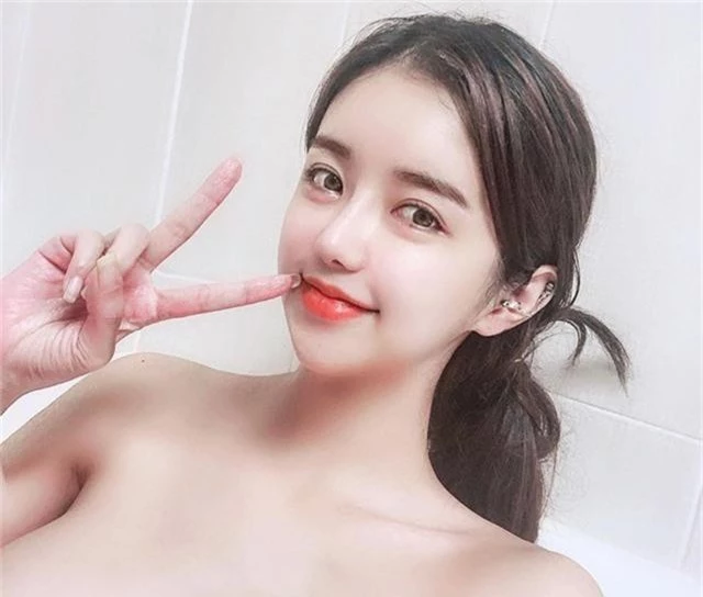 Ngắm vẻ nóng bỏng của hot girl Hàn Quốc bị phát tán clip nóng trong group kín - Ảnh 1.