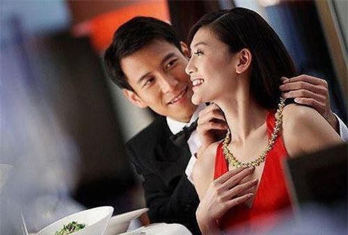 Gặt quả đắng sau một đêm "cháy" hết mình cùng… tình cũ