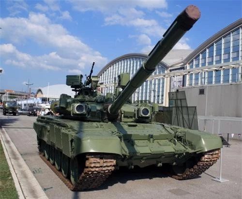 Xe tăng chiến đấu chủ lực M-84AB1 tại một cuộc triển lãm quân sự. Ảnh: Military Today. Xe tăng chiến đấu chủ lực M-84AB1 tại một cuộc triển lãm quân sự. Ảnh: Military Today.
