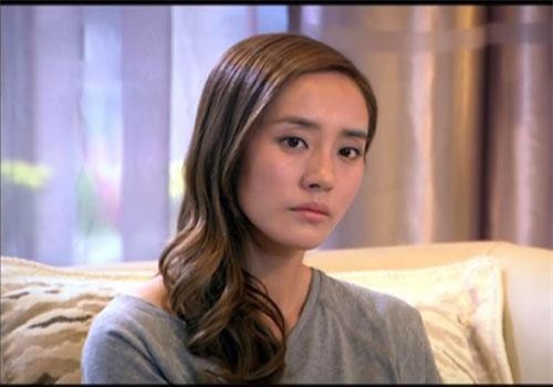 Mẹ chồng tôi đã dành cả đời để đóng một vai diễn, khi bà khuất núi, người day dứt và ân hận nhất lại chính là tôi