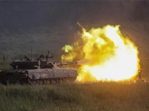 Rùng mình xem dàn vũ khí Nga khai hỏa tại Army-2019