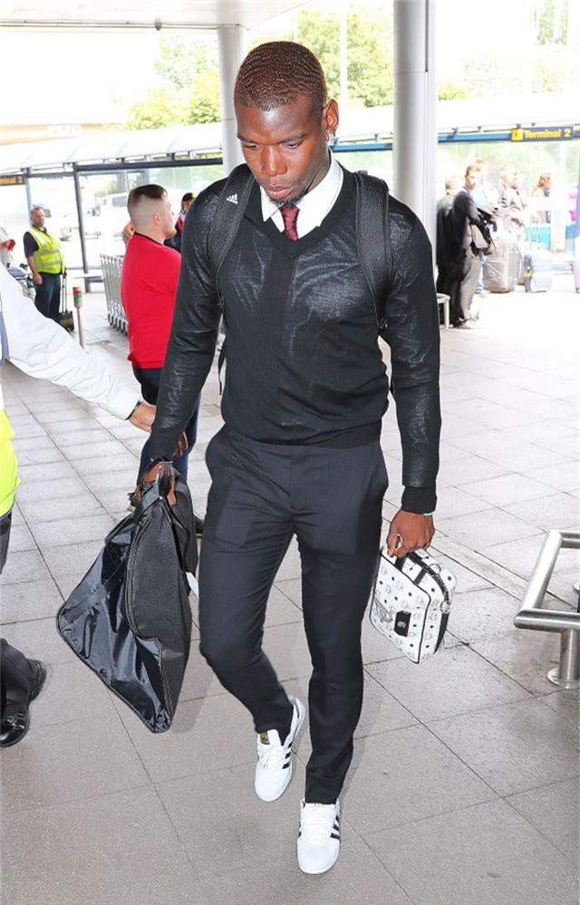 Đào tẩu bất thành, Pogba và Lukaku lầm lũi đi du đấu cùng M.U